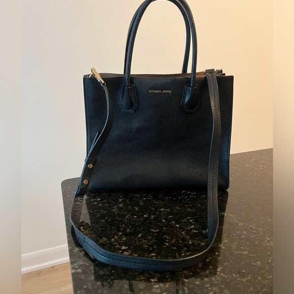 Michael Kors Purse - Picture 1 of 3